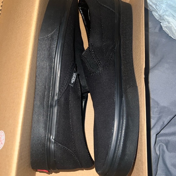 Vans - Picture 1 of 2